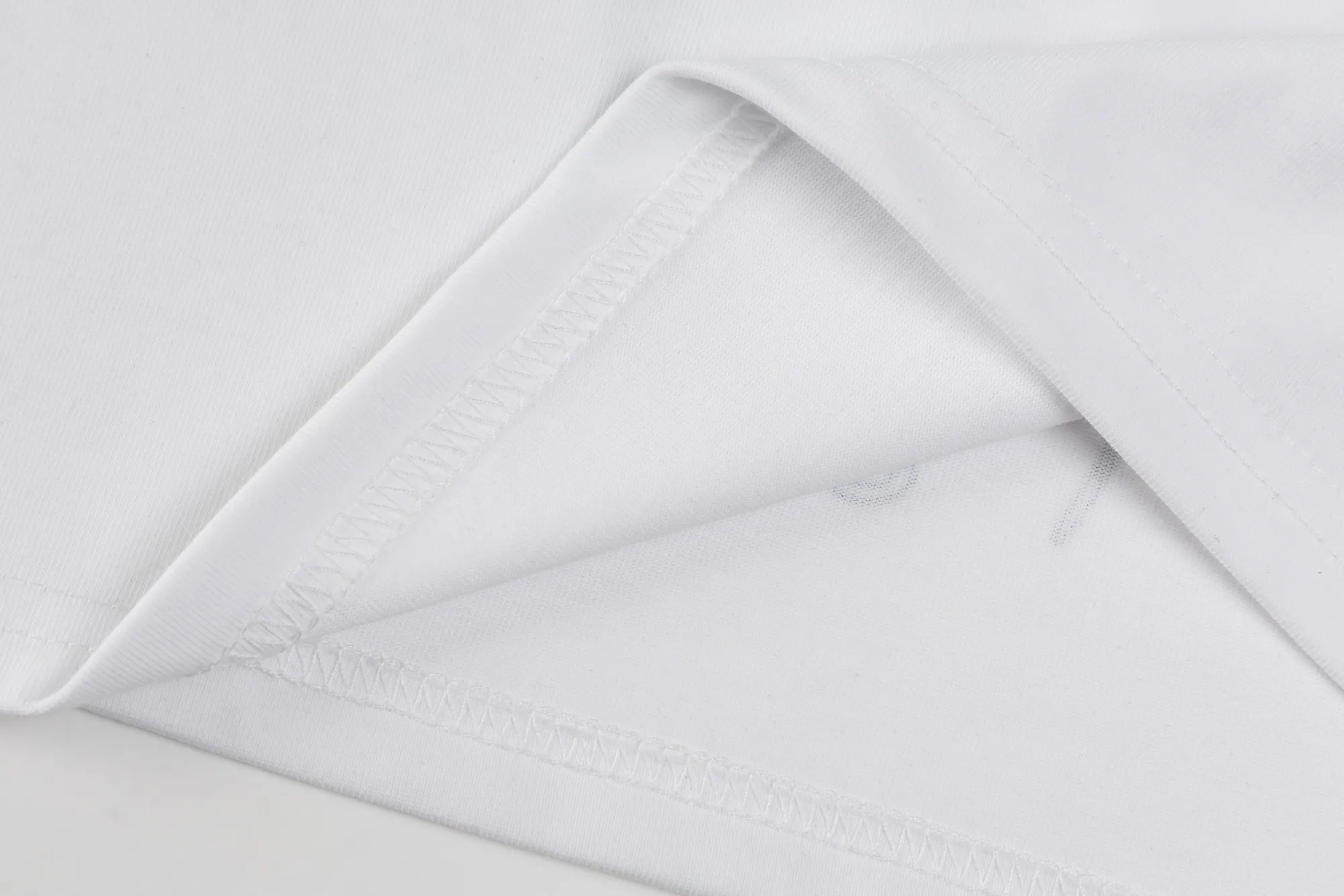 May 1st Welfare Style 🅿️116 - Crow Heart Short-sleeved T-shirt, same style for men and women - Made of original 280g 100% cotton fabric, soft and comfortable, threads are dyed in the same vat with zero color difference, exclusive quality difference currency, welcome to compare - Color: Black - Size: XS S M L